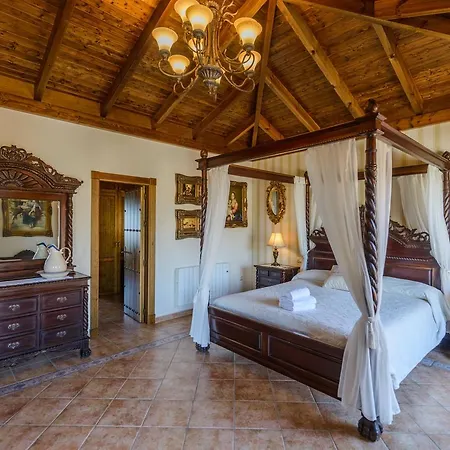 La Paca Villa *