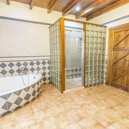 La Paca Villa *